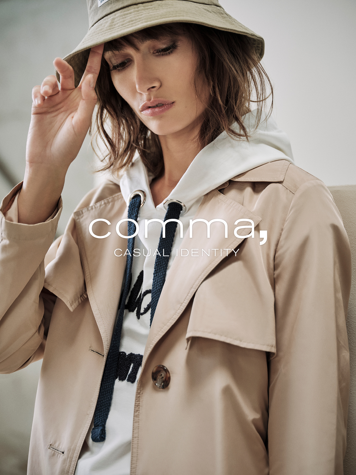 comma-casual_spring_summer_2022_original_CI_POS_Spring_22_203_1200x1600px3